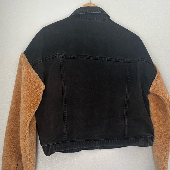 Jak & Rae Saks 5th Ave Tan Sherpa Sleeved Black Denim Trucker Jacket Size Large - Picture 12 of 13